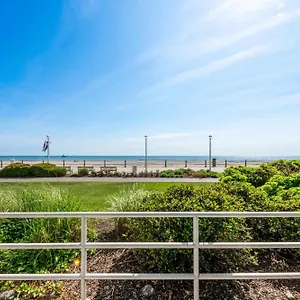3* Hotel Country & By Radisson, Virginia Oceanfront , Va